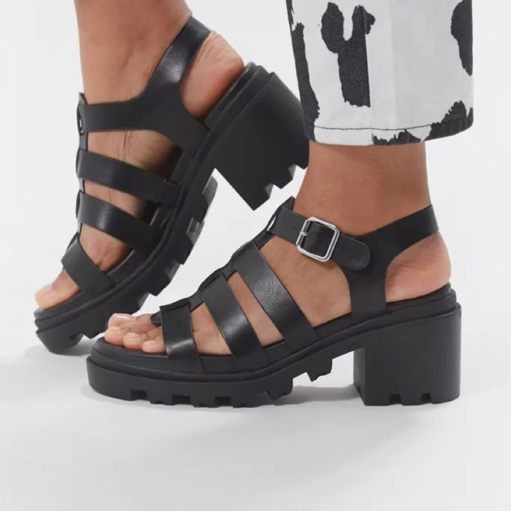 Heeled fisherman sandals